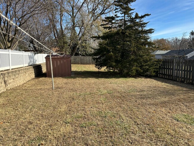 2408 S Oleander St in Sioux City, IA - Foto de edificio - Building Photo