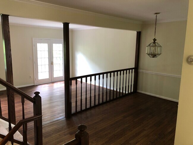 2281 Idylwood Station Ln in Falls Church, VA - Building Photo - Building Photo