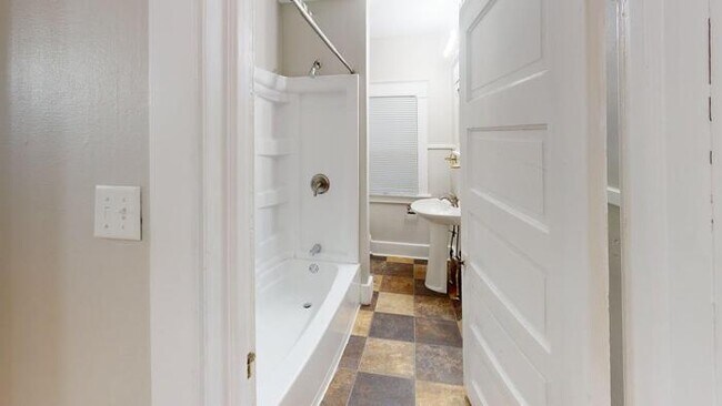 612 E D Ave in Bismarck, ND - Building Photo - Building Photo