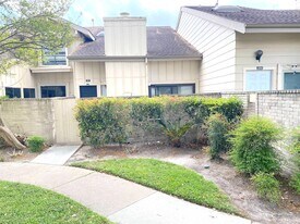 3166 Windchase Blvd in Houston, TX - Building Photo