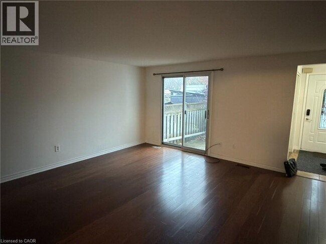 44 Frobisher Ct in Cambridge, ON - Building Photo - Building Photo