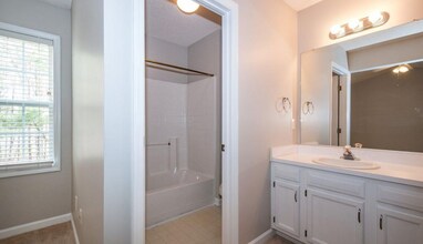 2200 Mountain Mist Ct in Raleigh, NC - Building Photo - Building Photo