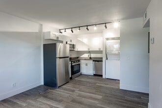 Inbar 2 in Fort Lauderdale, FL - Building Photo - Interior Photo