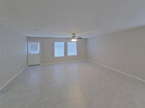 1712 Clairborne Ct in Little Elm, TX - Foto de edificio - Building Photo