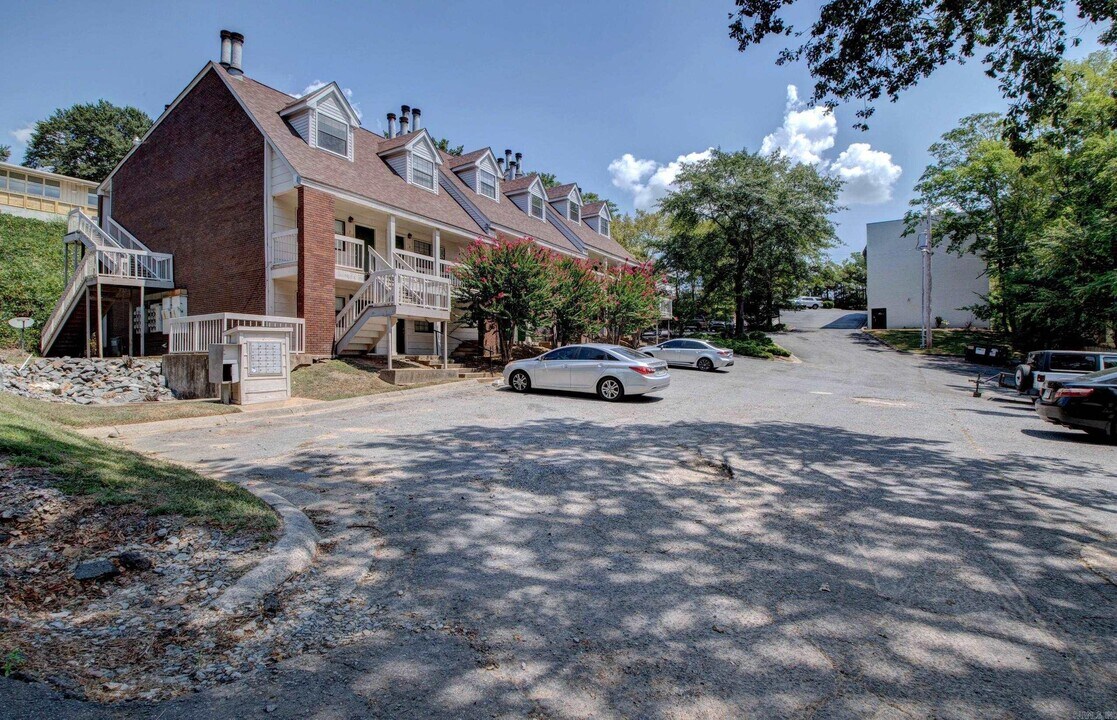 1906 N Bryant St in Little Rock, AR - Building Photo