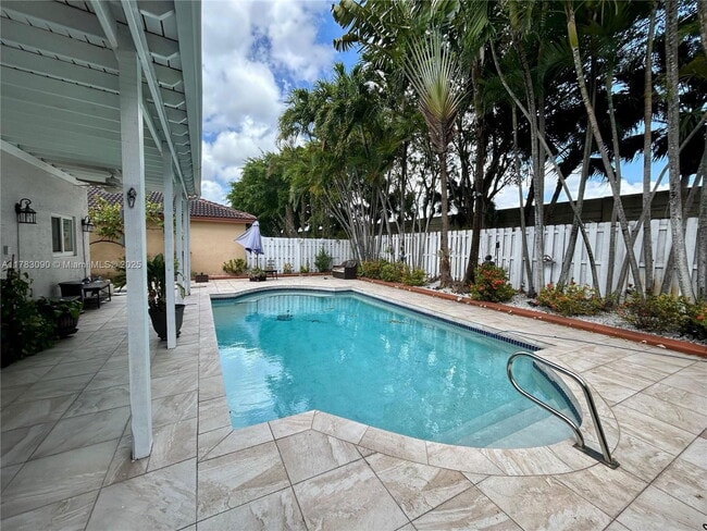 13537 SW 118th Path in Miami, FL - Building Photo - Building Photo