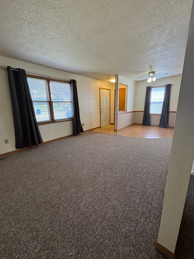 5812 SW 3rd St in Des Moines, IA - Building Photo - Building Photo