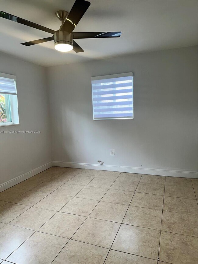1320 NW 134th St in Miami, FL - Building Photo - Building Photo