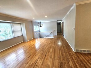 1038 Cambridge Dr in Buffalo Grove, IL - Building Photo - Building Photo