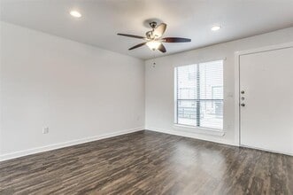 2106 Bennett Ave in Dallas, TX - Building Photo - Building Photo