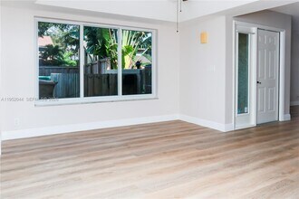 8320 SW 39th Ct in Davie, FL - Building Photo - Building Photo