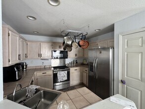 11065 Oakcrest Dr in D'Iberville, MS - Building Photo - Building Photo