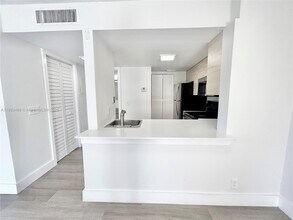 6340 La Costa Dr in Boca Raton, FL - Foto de edificio - Building Photo