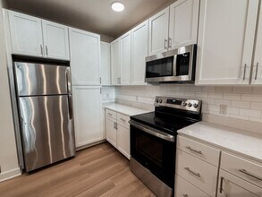 Cosmopolitan on the Canal in Indianapolis, IN - Foto de edificio - Building Photo