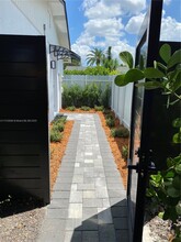 76XX SW 129th St in Miami, FL - Building Photo - Building Photo