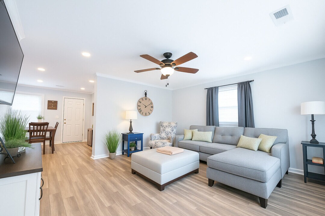 3830 Manchester Dr in Charlotte, NC - Building Photo