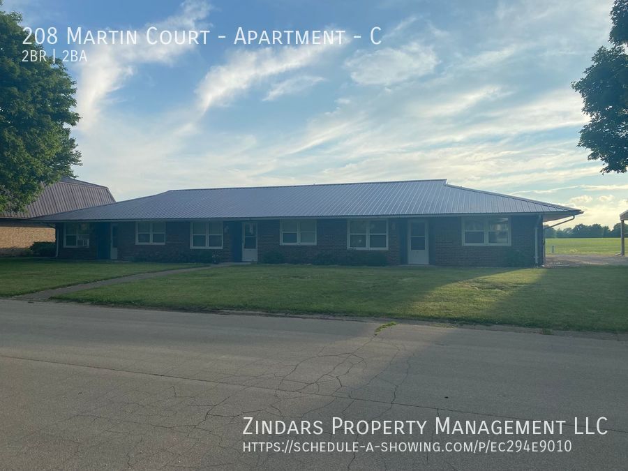 208 Martin Ct-Unit -C in Catlin, IL - Building Photo