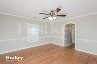 5217 Central Dr in Stone Mountain, GA - Building Photo - Building Photo