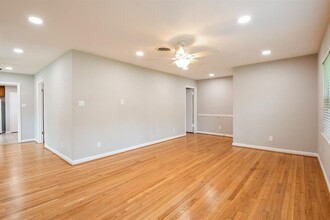 1120 Anderson St in Bellaire, TX - Building Photo - Building Photo