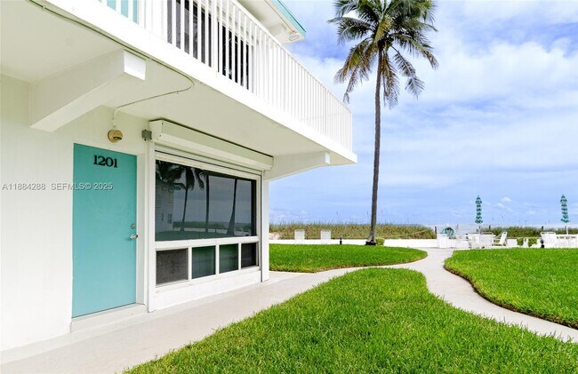 1470 S Ocean Blvd in Pompano Beach, FL - Foto de edificio - Building Photo