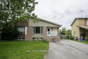 1384 Fordon Ave in Pickering, ON - Building Photo