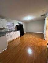 7605 Bergamot Dr, Unit 1 in Port Richey, FL - Building Photo