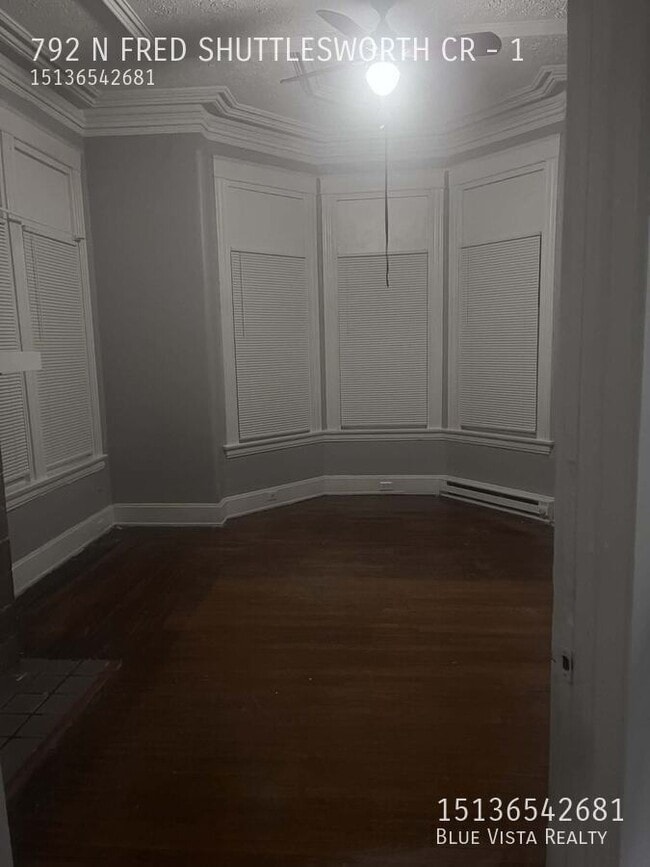 792 N Fred Shuttlesworth Cir in Cincinnati, OH - Building Photo - Building Photo