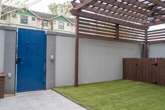 1316 Fairview St in Houston, TX - Building Photo - Building Photo