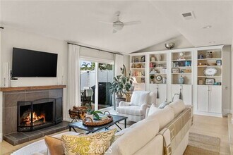 372 Plaza Estival in San Clemente, CA - Building Photo - Building Photo