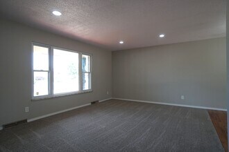 5007 Alta Loma Rd in Colorado Springs, CO - Building Photo - Building Photo