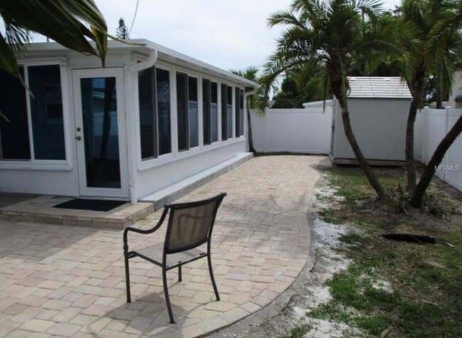 417 80th Way in St Pete Beach, FL - Building Photo - Building Photo