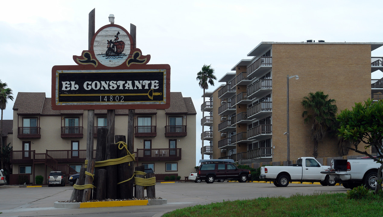 El Constatne Beach front Condominiums in Corpus Christi, TX - Building Photo