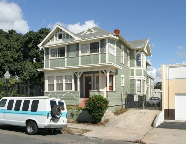 719-729 14th St in San Diego, CA - Building Photo - Building Photo