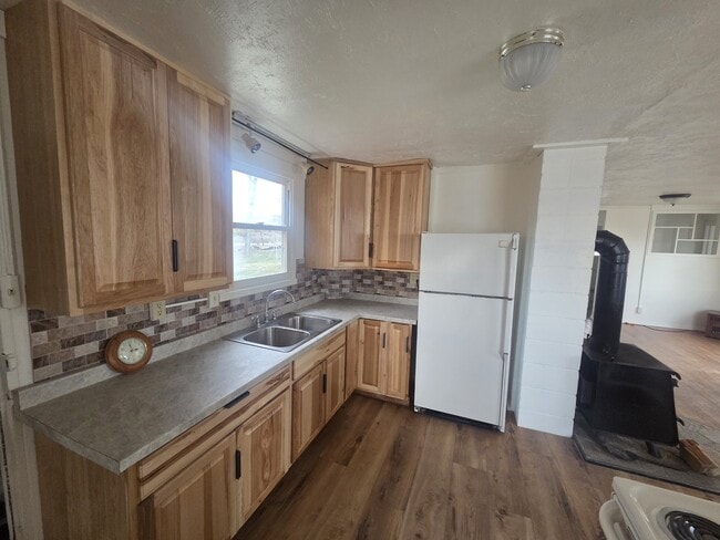 6932 Shelter Dr in Mountain Home, ID - Building Photo - Building Photo