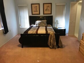 11011 Rollingwood Dr in Port Richey, FL - Foto de edificio - Building Photo