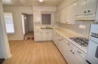 2705 Crest Ridge Dr in Dallas, TX - Building Photo - Building Photo