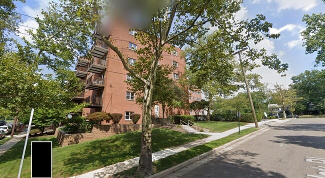 property at 123 S Adelaide Ave