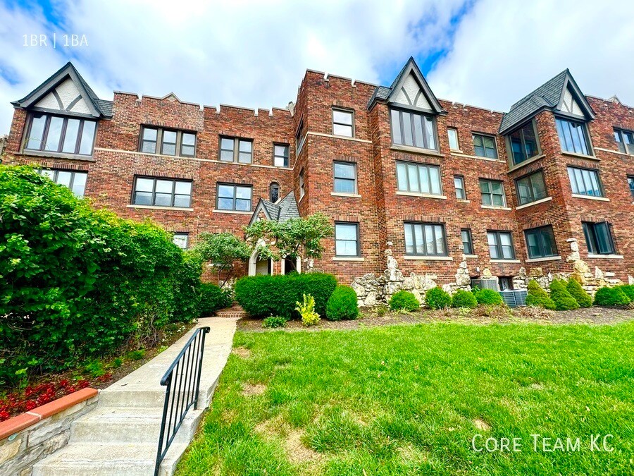 702 W 48th St, Unit 104 in Kansas City, MO - Building Photo