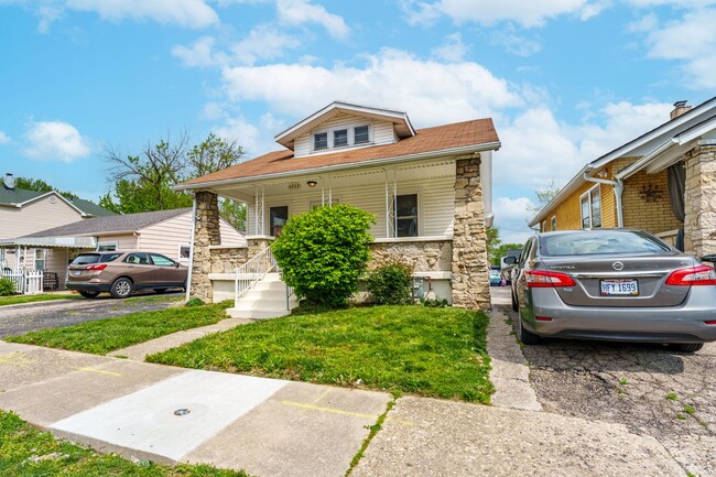 property at 4033 Pleasant View Ave