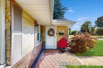 229 Old Post Rd in Edison, NJ - Building Photo - Building Photo