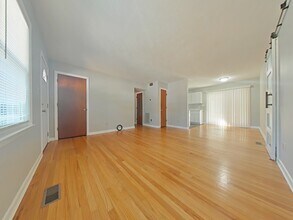 3320 Forest Lake Dr in Hope Mills, NC - Building Photo - Building Photo