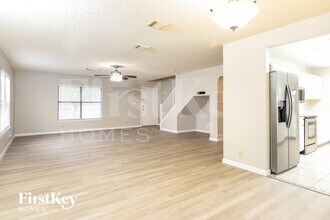 12514 Redrock Oak, Unit 1 in San Antonio, TX - Building Photo - Building Photo