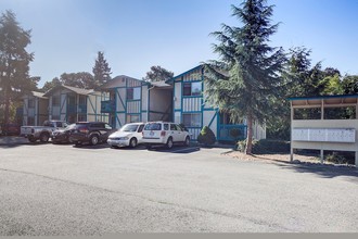 S & K Apartments in Tacoma, WA - Building Photo - Building Photo