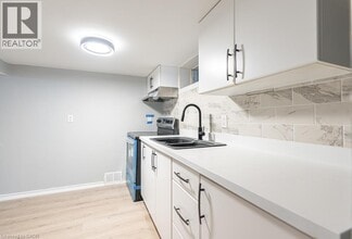 99 E 36th St in Hamilton, ON - Building Photo - Building Photo