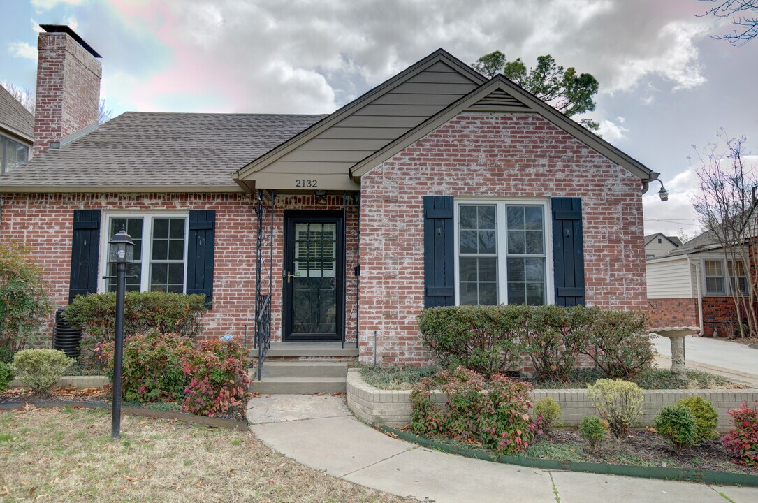 2132 E 23rd St in Tulsa, OK - Building Photo