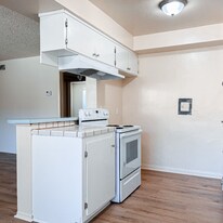 1001 E Stearns Ave in La Habra, CA - Building Photo