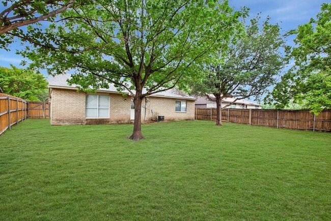5308 Gates Dr in The Colony, TX - Building Photo - Building Photo