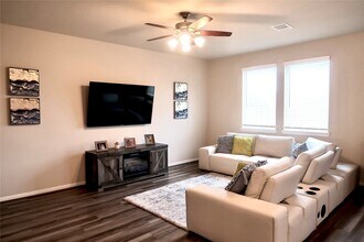 9850 Copper Ranch Trail in Richmond, TX - Building Photo - Building Photo