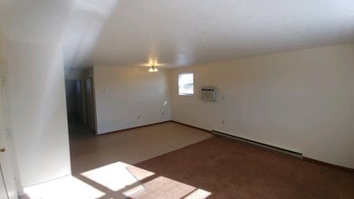 104 Gale Ct in Circleville, OH - Foto de edificio - Building Photo