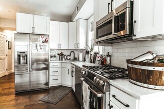 1101 Fern St NW, Unit 202 in Washington, DC - Building Photo - Building Photo